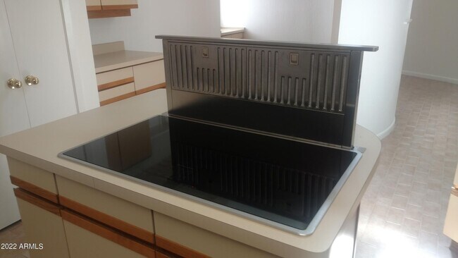 17. New Cooktop Range - 33 W Missouri Ave