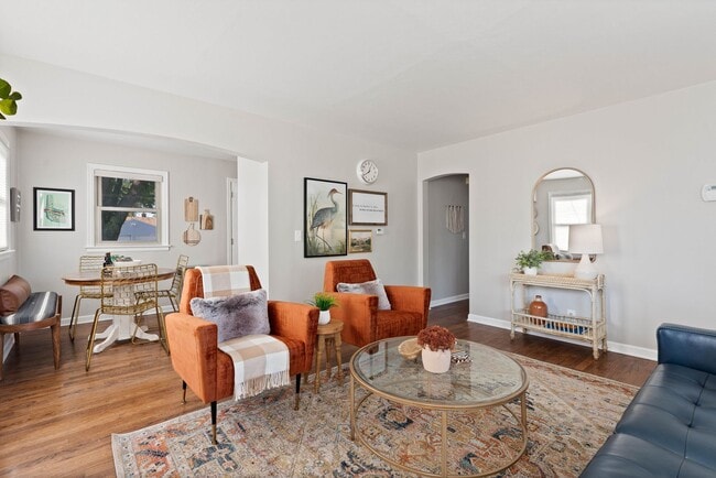 Building Photo - The Garland Bleu 3 bedroom home (Furnished)