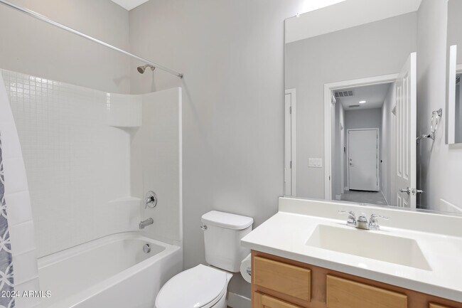 Building Photo - 14396 W Wethersfield Rd