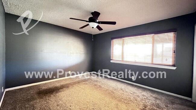Building Photo - 2 Bed, 2 Bath Victorville Home!!!