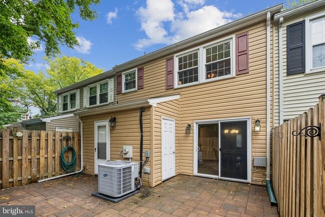 Building Photo - 1765 Carry Pl