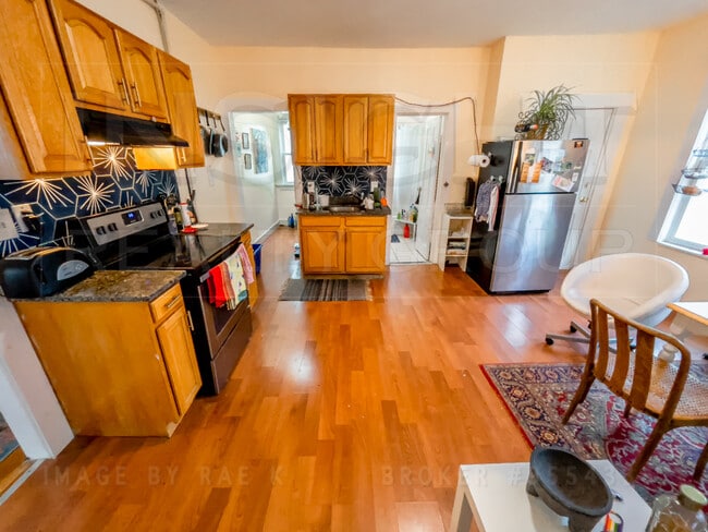 Building Photo - 18 Egleston St