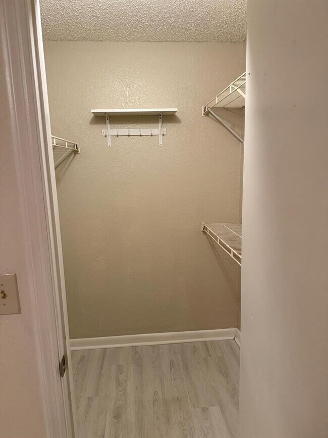 Building Photo - 12430 Vista Isles Dr