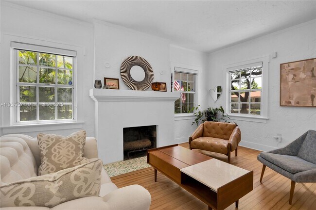 Building Photo - 410 Majorca Ave