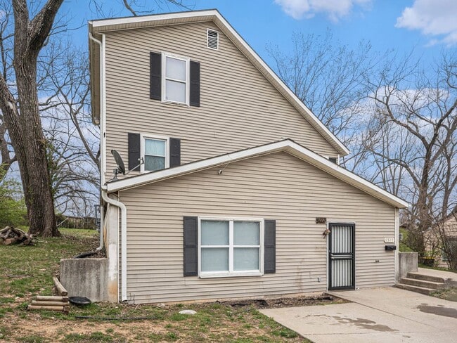 Building Photo - 7327 Bellefontaine Ave
