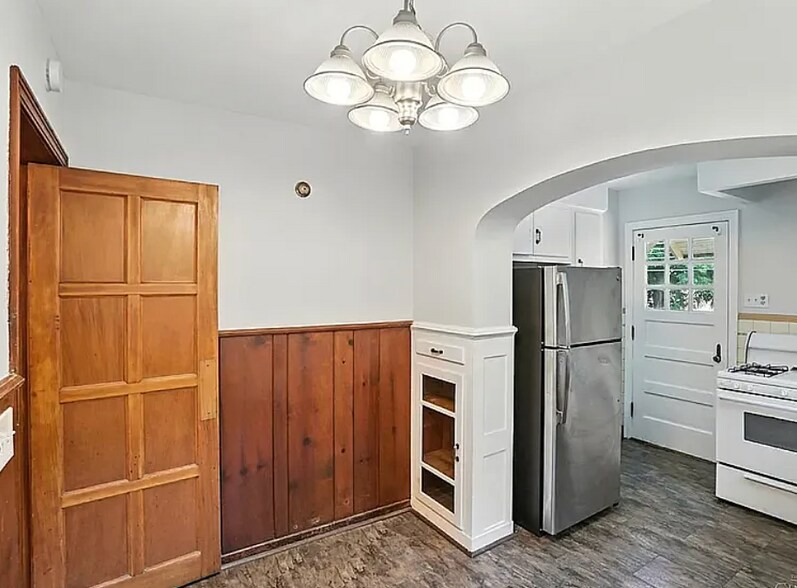 Building Photo - 6256 Rogers Park Pl