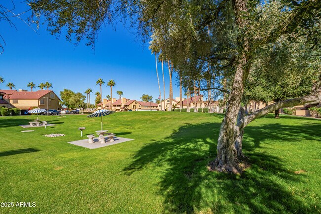 Building Photo - 4901 S Calle Los Cerros Dr