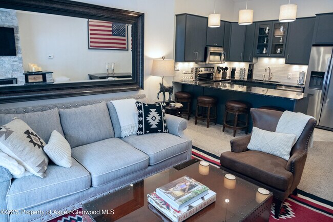 Building Photo - 700 S Monarch St