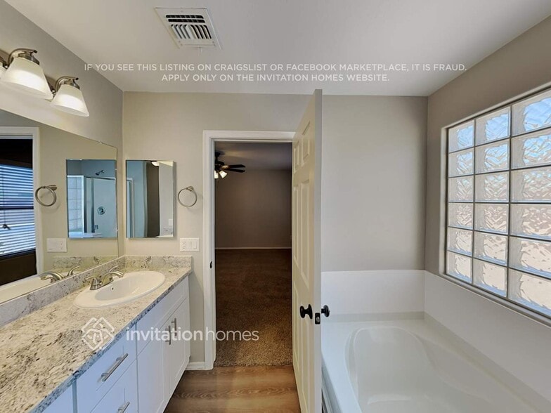 Building Photo - 2170 W Agrarian Hills Dr