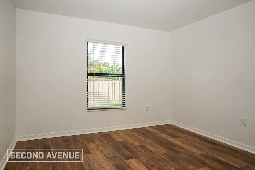 Building Photo - 4066 Chamrade Rd