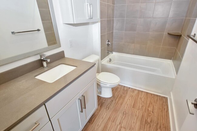 Building Photo - 650 E Brooklyn Vlg Ave