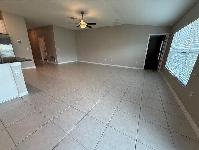 Building Photo - 15427 Miller Creek Dr