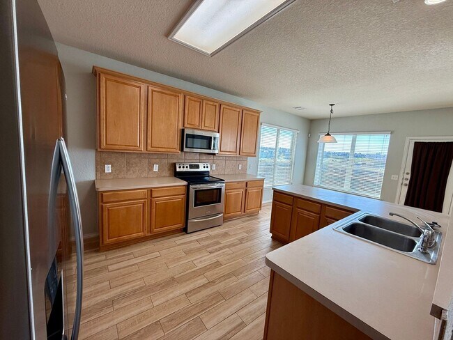 Building Photo - 5 bedroom, 3 bathroom home off TPC Parkway!
