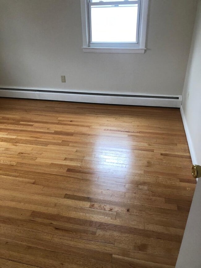 27 Cumberland Dr 27 Cumberland Dr East Hartford CT 06118 Apartment