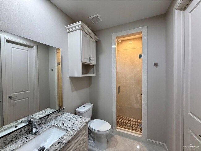 Building Photo - 17 West Dr