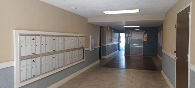 Building Photo - 488 NW 165th St