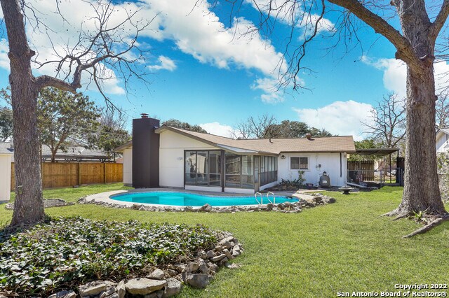 Building Photo - 1015 Cerro Alto Dr
