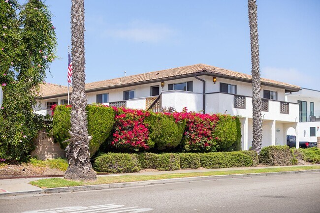 Building Photo - 2-Bedroom + 1 Bathroom Apartment | Dunes Place | Oxnard | Unfurnished