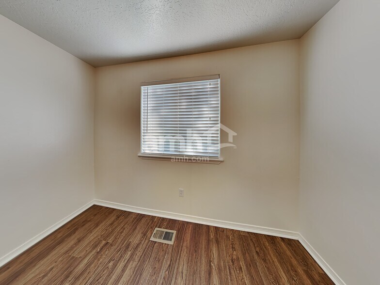 Building Photo - 5002 Barkley Way