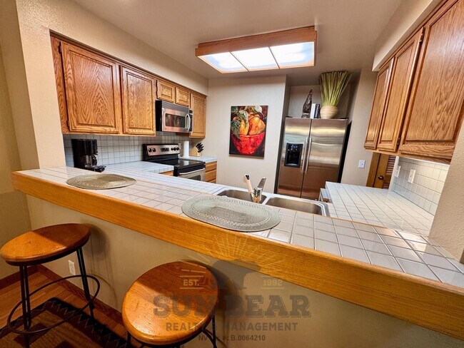 Building Photo - 2 Bedroom, 2 Bath in Third Creek with Hot Tub - Perfect Winter Getaway