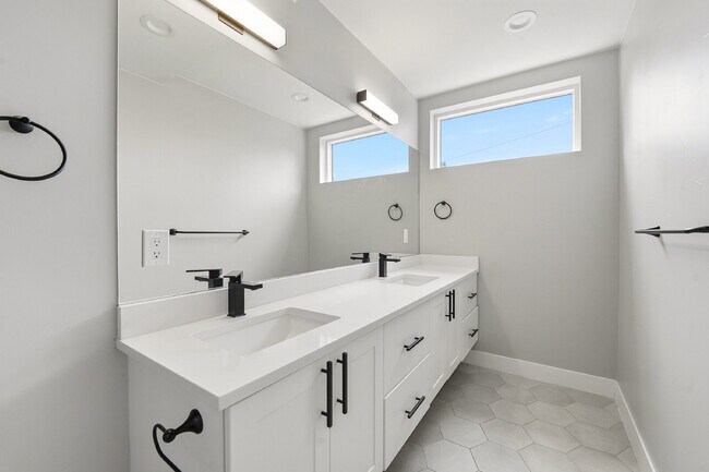 Building Photo - $3,565.95 with $300 off the first month's rent, 2 Beds - 3 Baths, Townhouse in Denver with Unmatc...