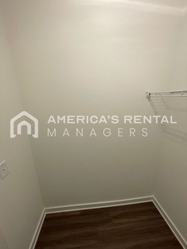 Building Photo - Home for Rent in Oak Grove, AL!!! Available to View Now!