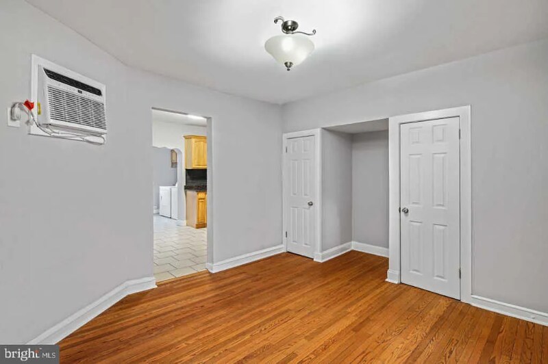 Building Photo - 2100 Mifflin St