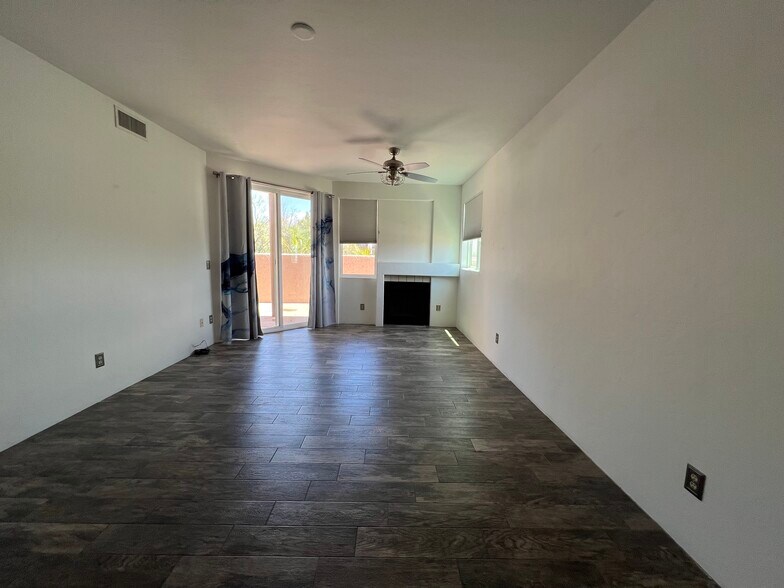 Living room with terrace views - 5675 N Camino Esplendora