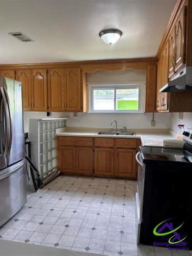 Building Photo - 215 Sunset Dr