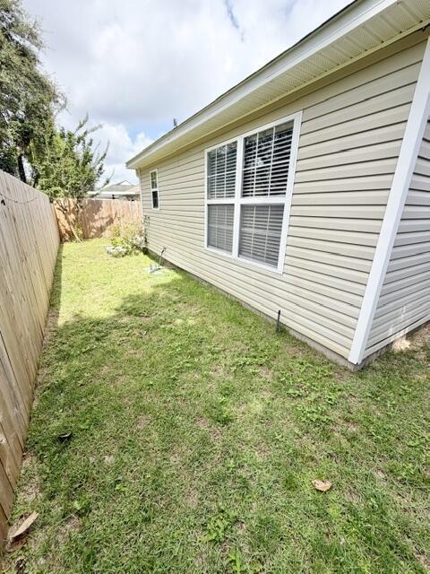 Building Photo - 2390 Marina Dr