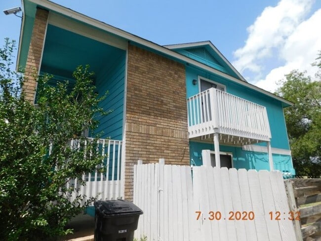 Building Photo - 5212 Meadow Field