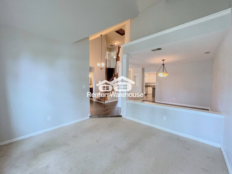 Building Photo - 2045 Cheshire Forest Ct