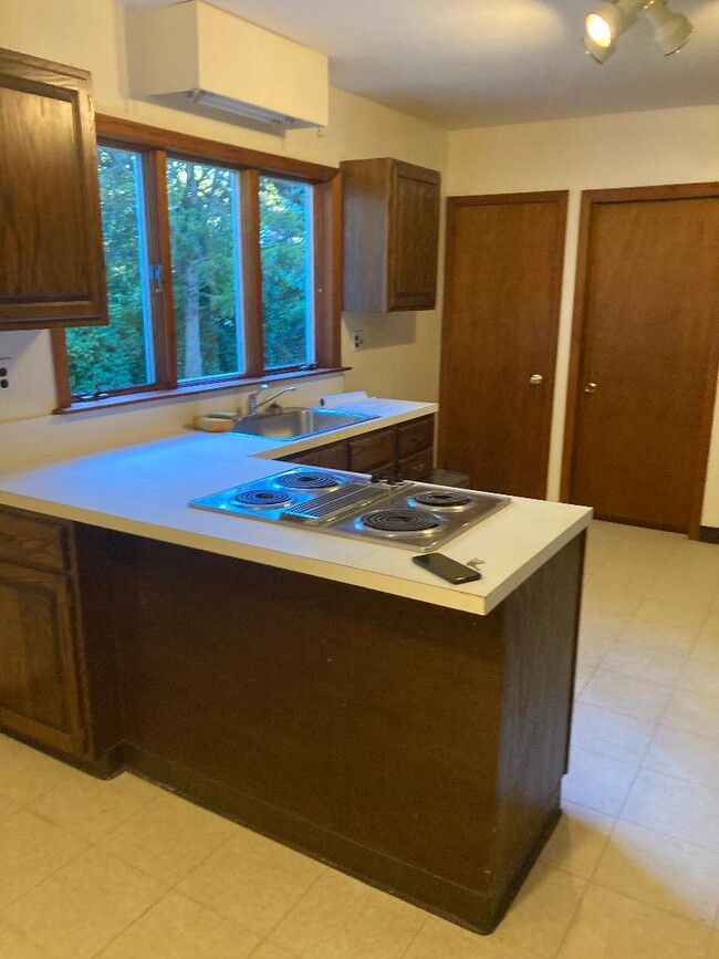 kitchen - 108 Babbitt Rd