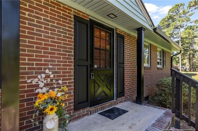 Building Photo - 13520 Oakwood Dr