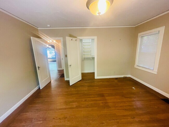 Building Photo - Gorgeous 3bed/2bath home in East Sac