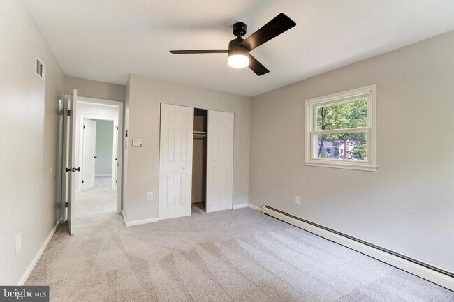 Building Photo - 4111 Hemingway Dr