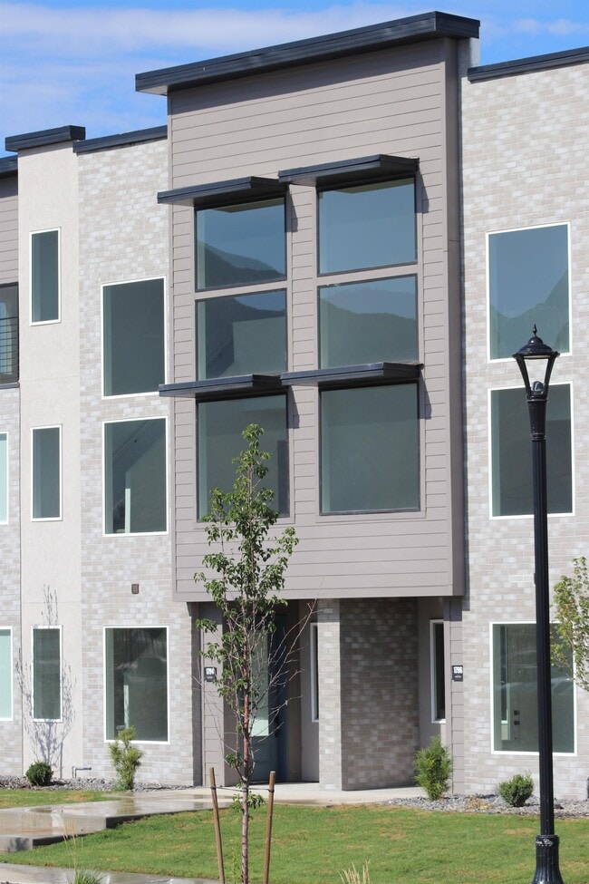 Building Photo - 1816 N 510 W