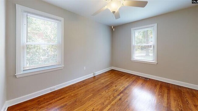 Building Photo - 3 bedroom 2 bath - SHANDON AREA!!!!!