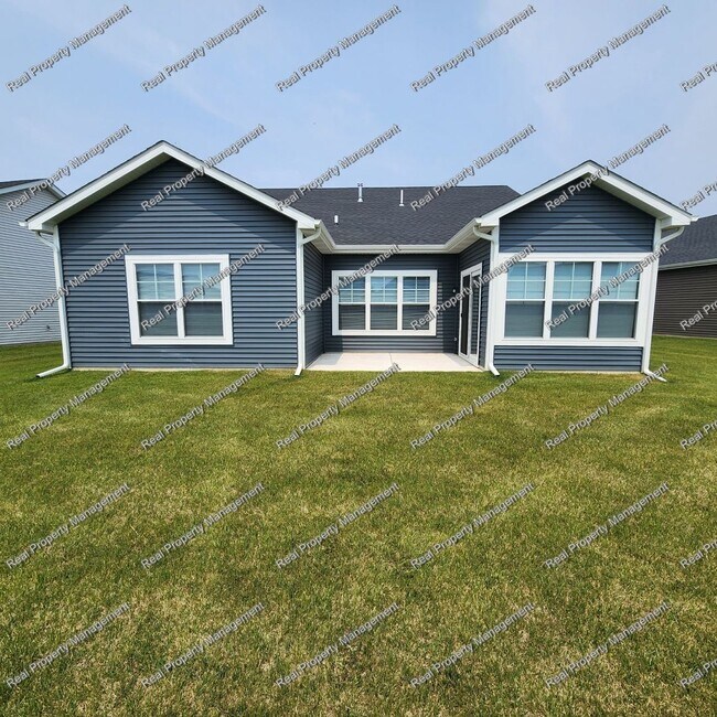 Building Photo - New Maintenance Free 2 Bedroom Home