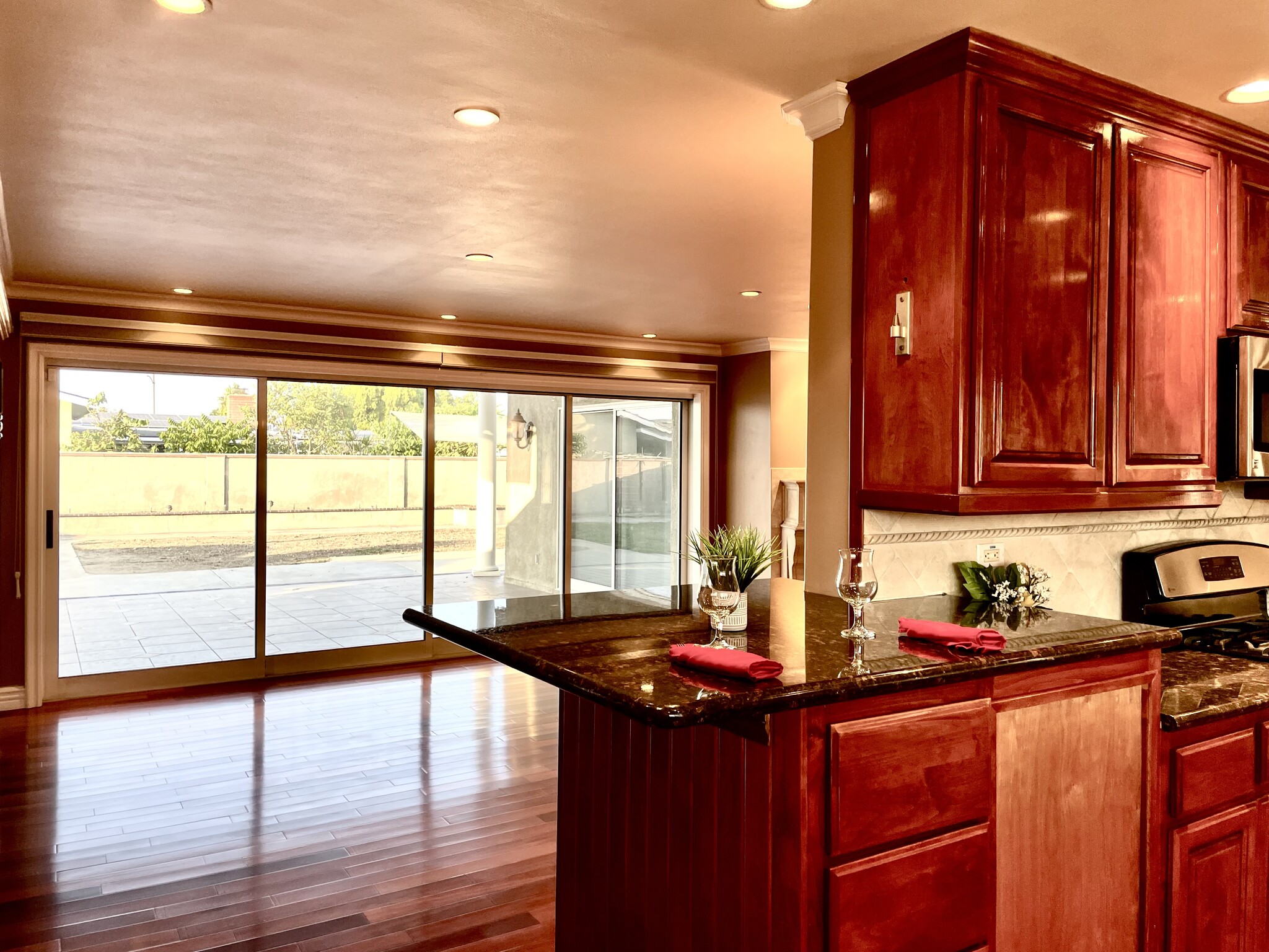 Building Photo - 8781 La Grand Ave