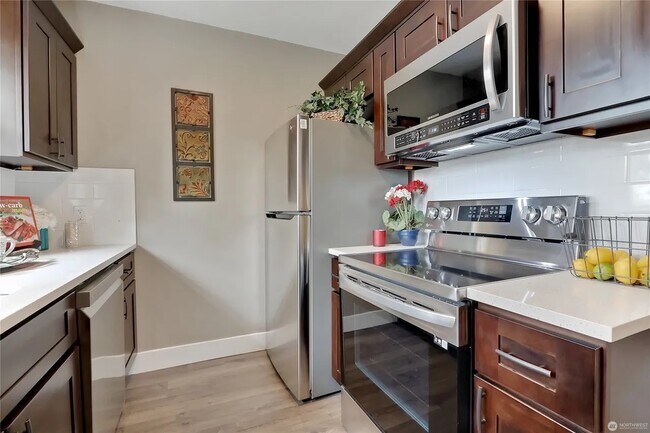 Upper Kitchen - 3819 21st Ave SW
