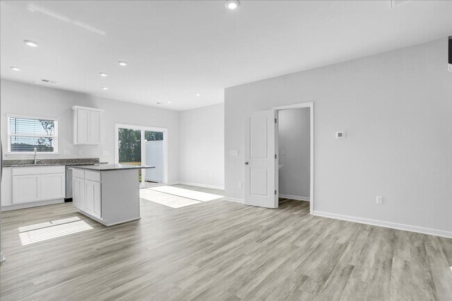 Building Photo - AVAILABLE NOW! Brand New 3-Bedroom Townhou...