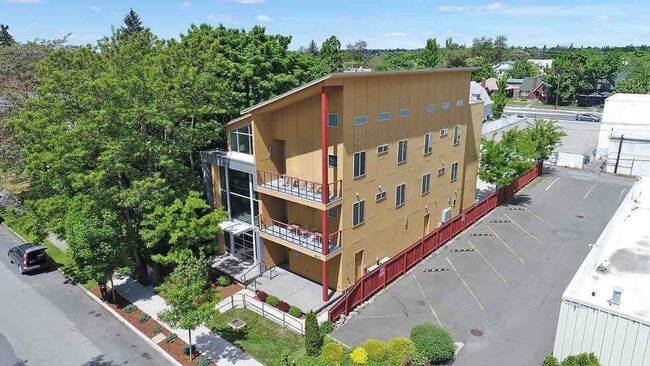 Building Photo - 817 E Nora Ave