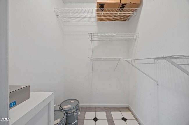 Building Photo - 131 Fairview Village Rd