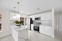 Building Photo - 5664 Boynton Crescent