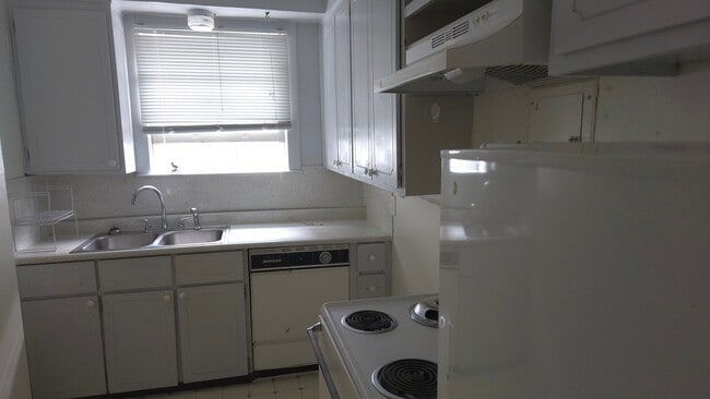 Building Photo - 243 S 800 E