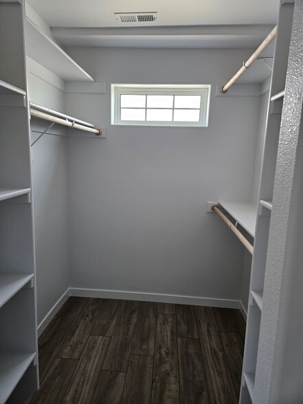 Building Photo - 1140 S 9th St