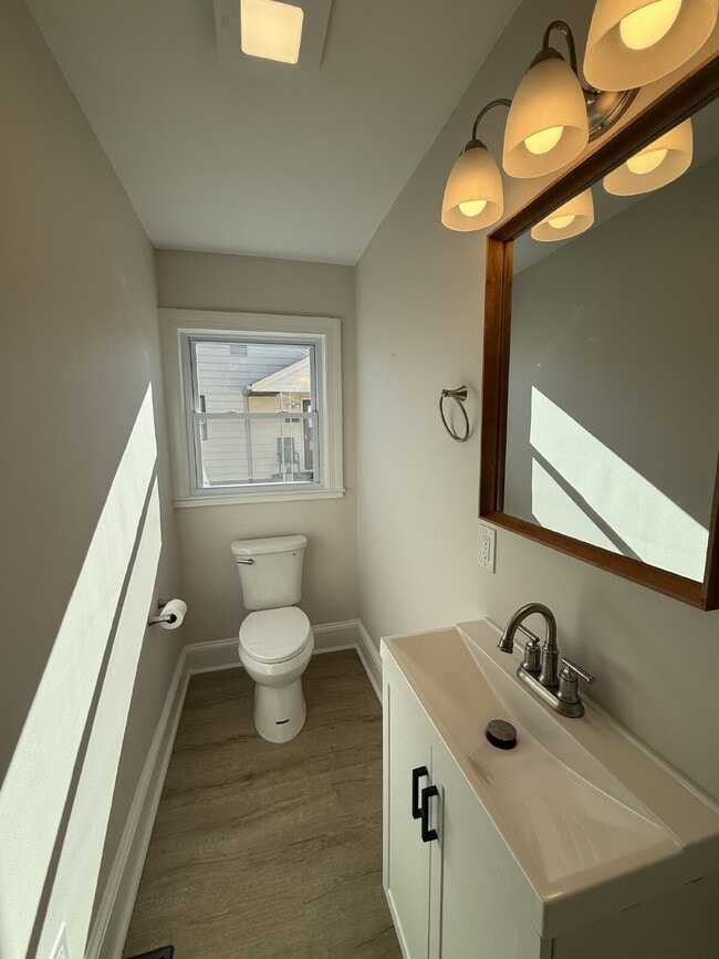 Building Photo - 520 Delaware Ave