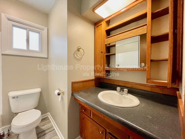 Building Photo - 1054 Royal Oak St SW