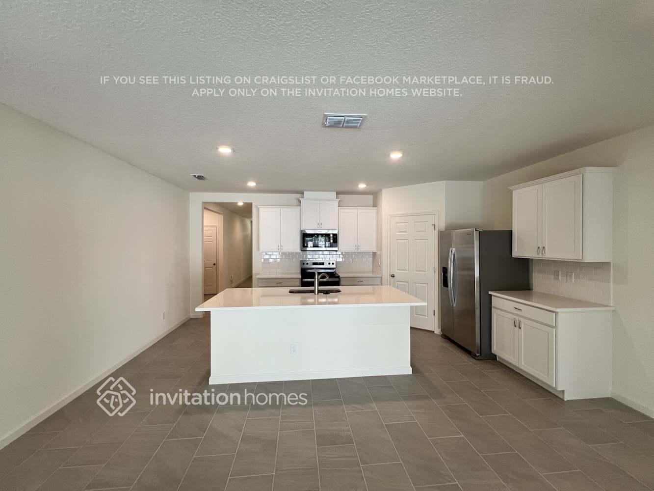 Building Photo - 9659 Seaspray Dr
